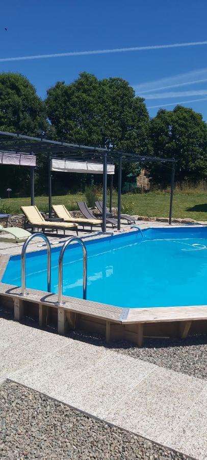 Sharecroppers Cottage With Swimming Pool Pageas Экстерьер фото