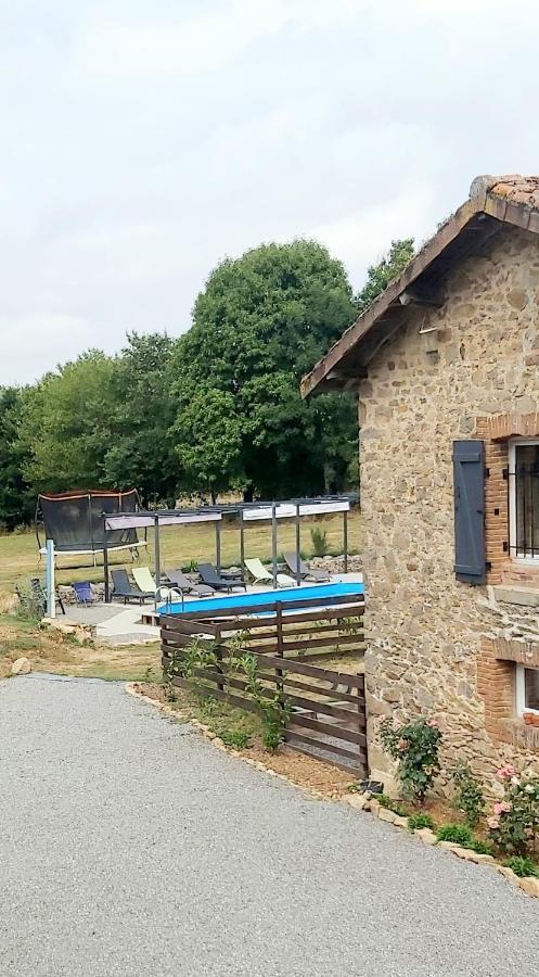 Sharecroppers Cottage With Swimming Pool Pageas Экстерьер фото